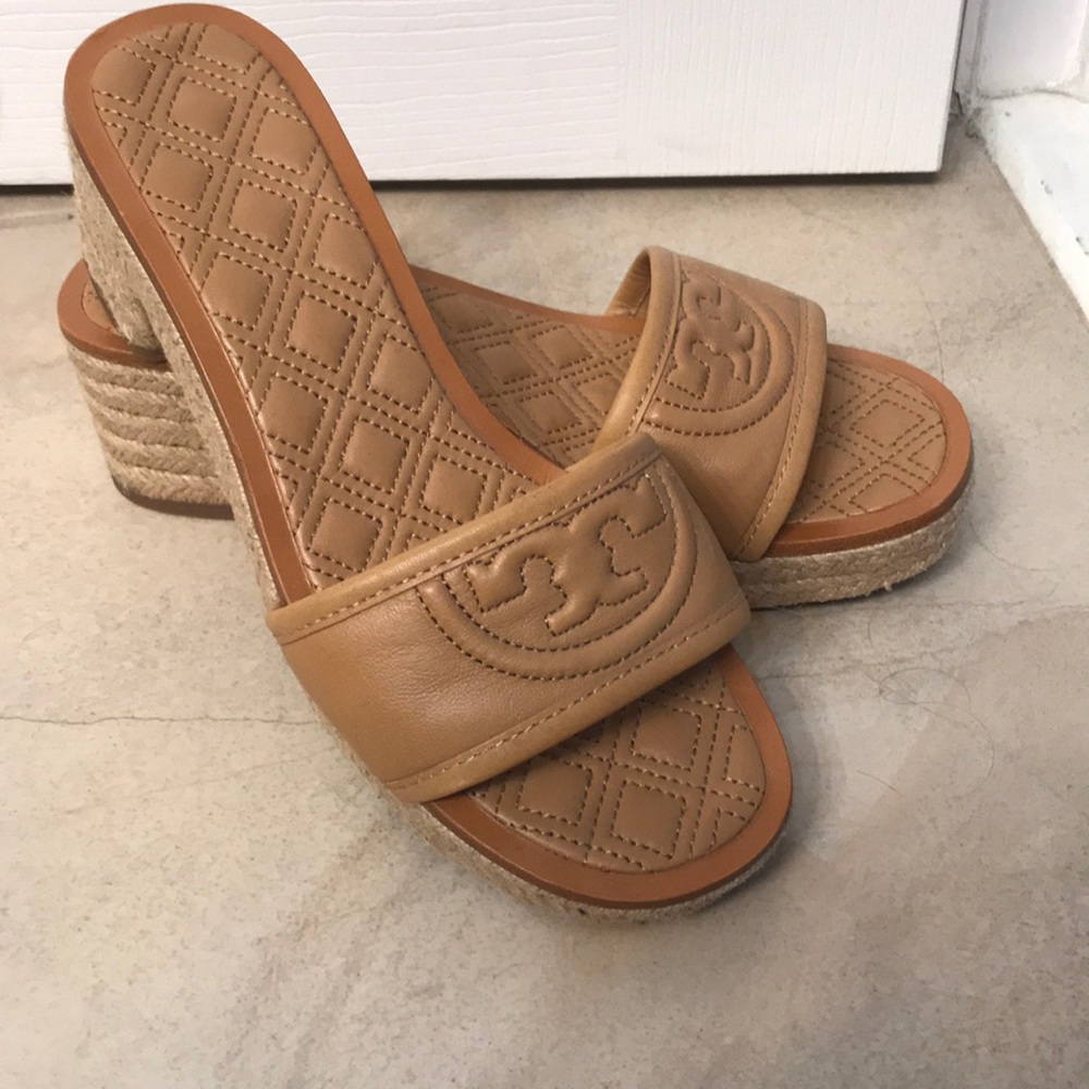 Tory Burch low heel tan espadrilles 6.5